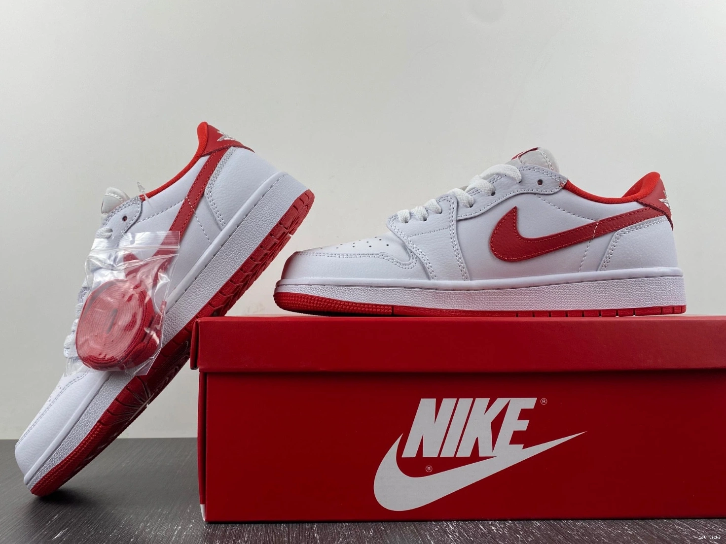 Jordan Red OG Low 1 CZ0790-161 University Air 0514